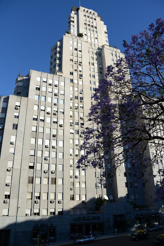 08 Edificio Kavanagh Overlooks Plaza General San Martin Retiro Buenos Aires